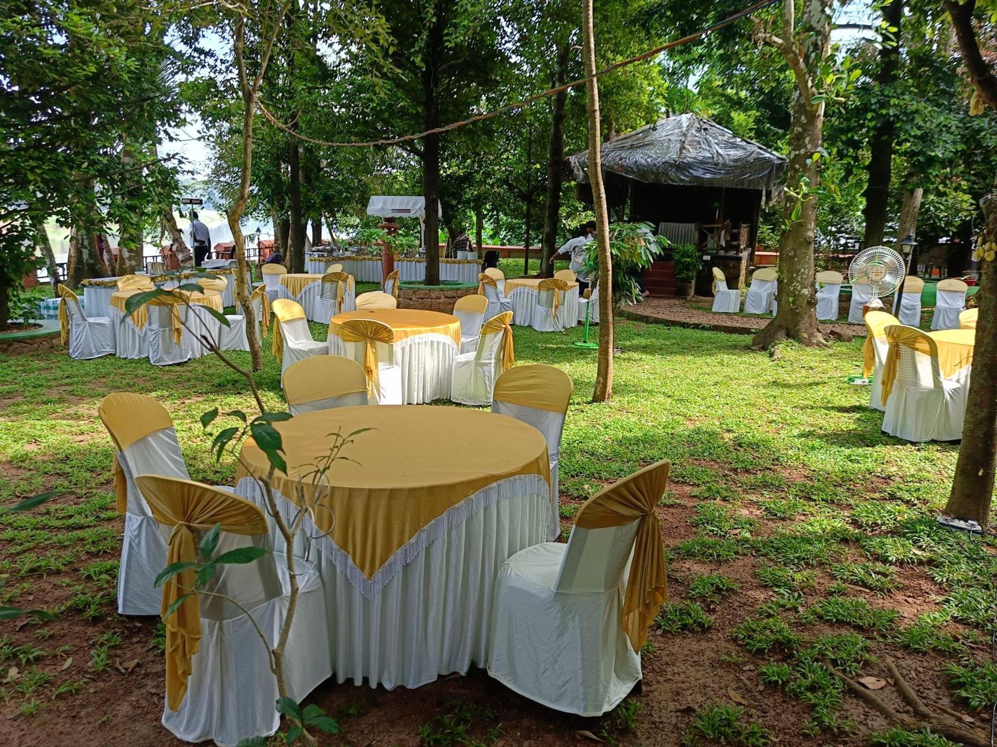 Апартаменты Malakkarethu House Aranmula Экстерьер фото