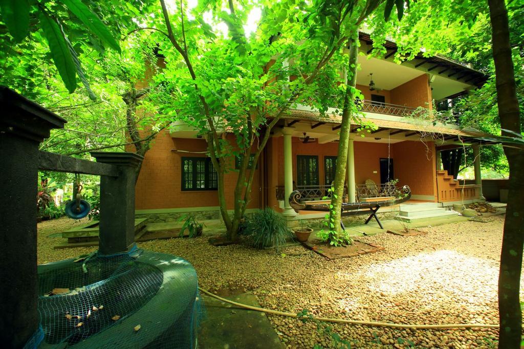 Апартаменты Malakkarethu House Aranmula Экстерьер фото